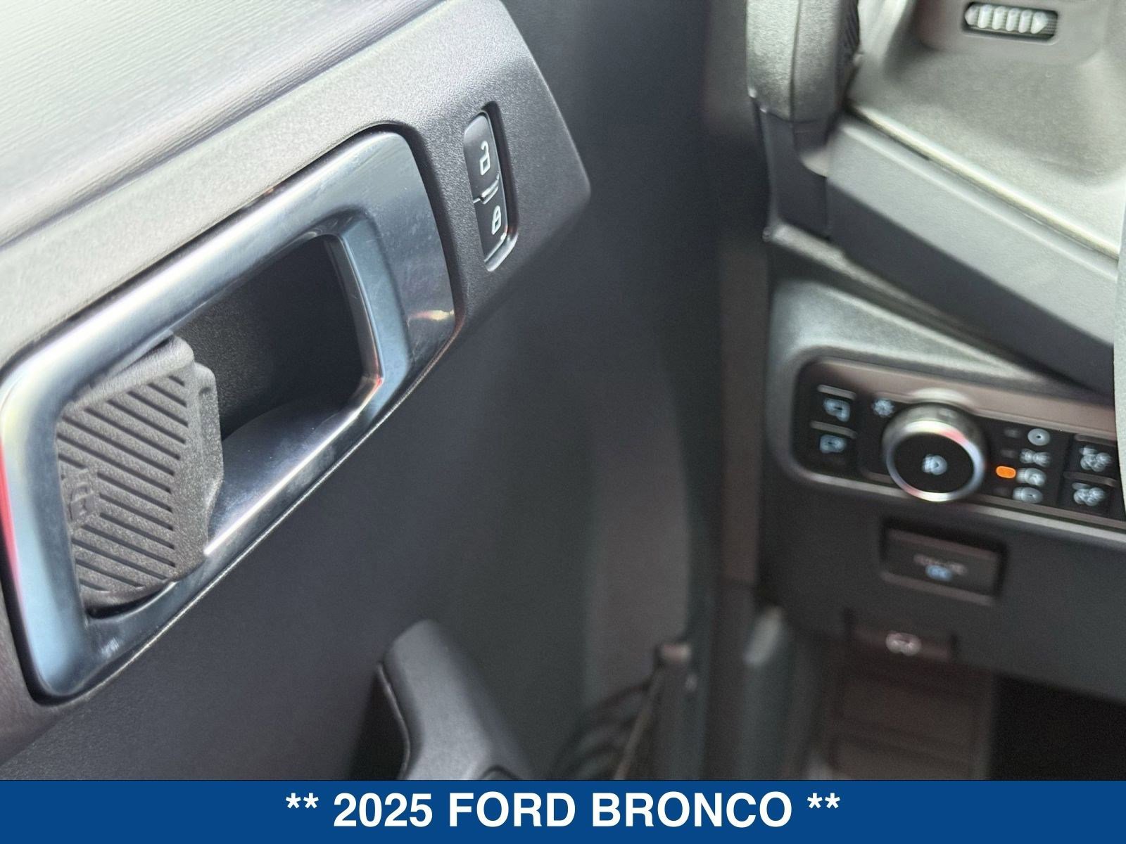 New 2025 Ford Bronco Badlands image 50