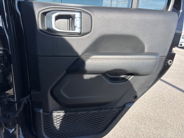 Used 2022 Jeep Gladiator Overland image 12