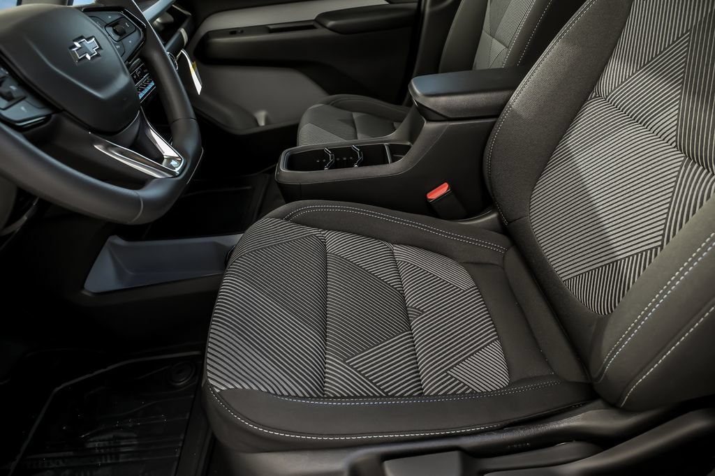 New 2027 Chevrolet Bolt LT FWD image 9