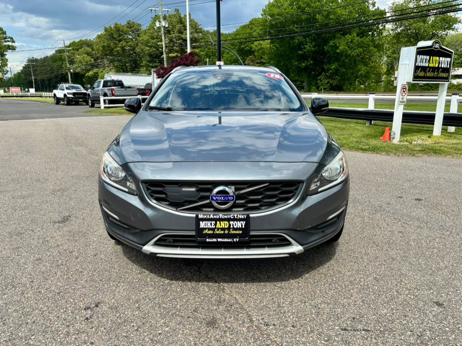 Used 2018 Volvo V60 T5 Cross Country w/ Convenience Package AWD/4WD image 2