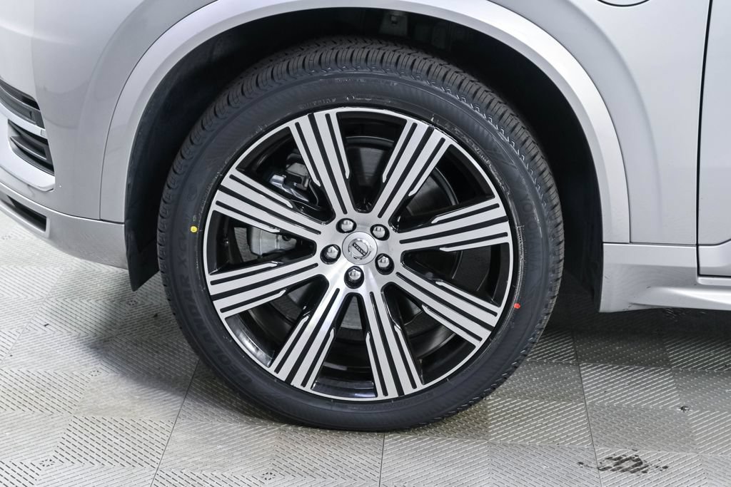 Certified 2025 Volvo XC90 T8 Core w/ Protection Package AWD/4WD image 39