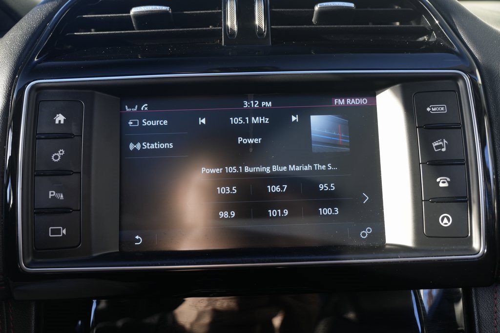 Used 2017 Jaguar F-PACE R-Sport image 61