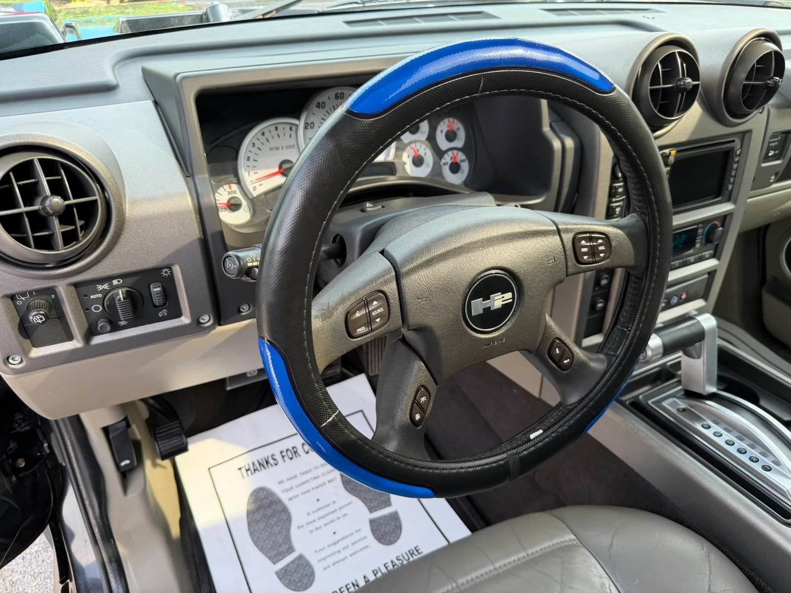 Used 2004 HUMMER H2 SUT w/ Preferred Equipment Group AWD/4WD image 11