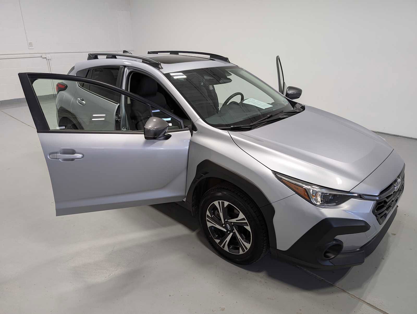 Used 2024 Subaru Crosstrek 2.0i Premium AWD/4WD image 16