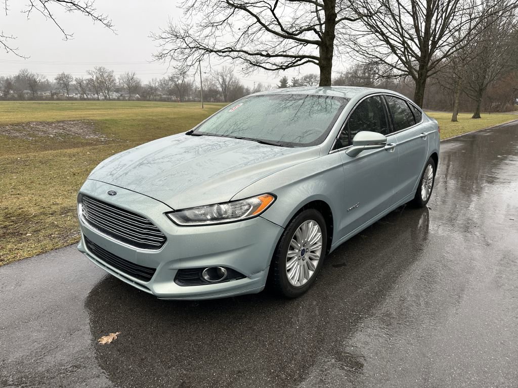 Used 2013 Ford Fusion SE image 2
