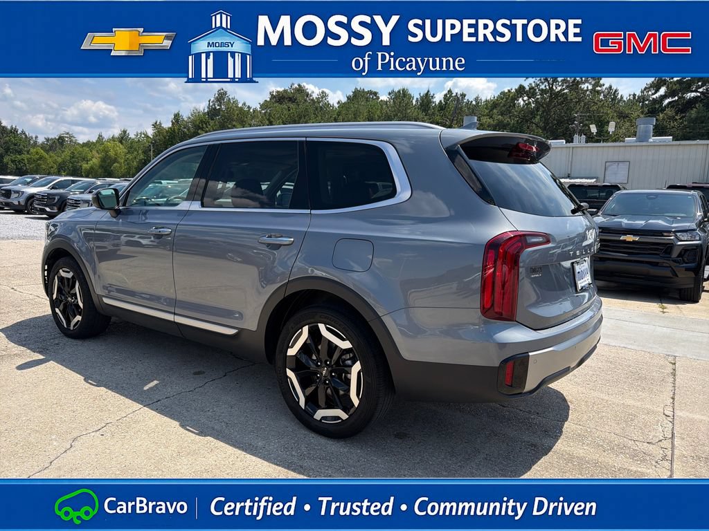 Used 2025 Kia Telluride S FWD image 4