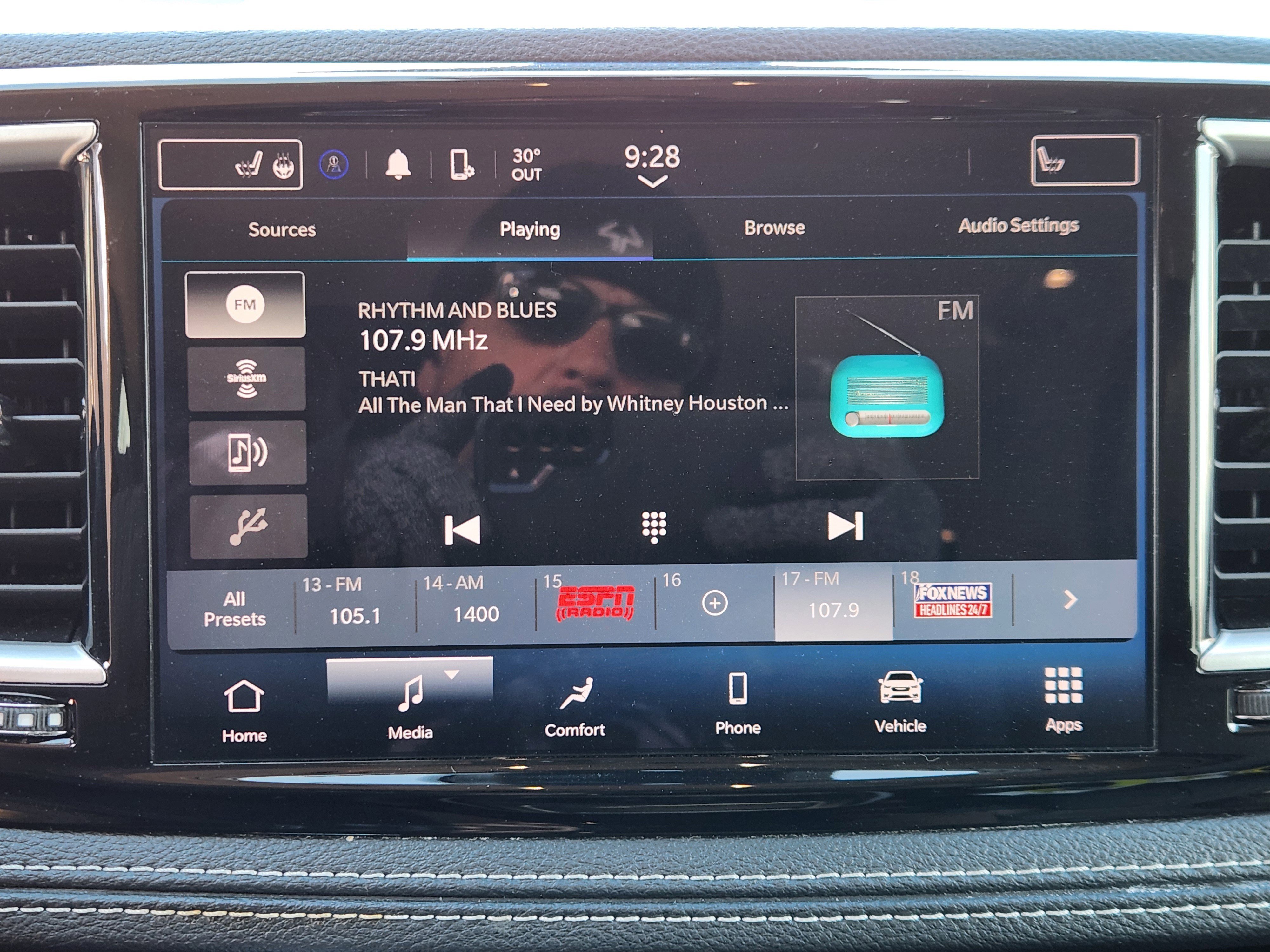 Used 2023 Chrysler Pacifica Touring-L image 11