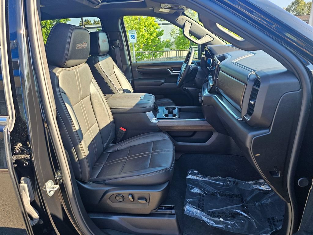 Used 2024 Chevrolet Silverado 2500 High Country w/ High Country Premium Package AWD/4WD image 11