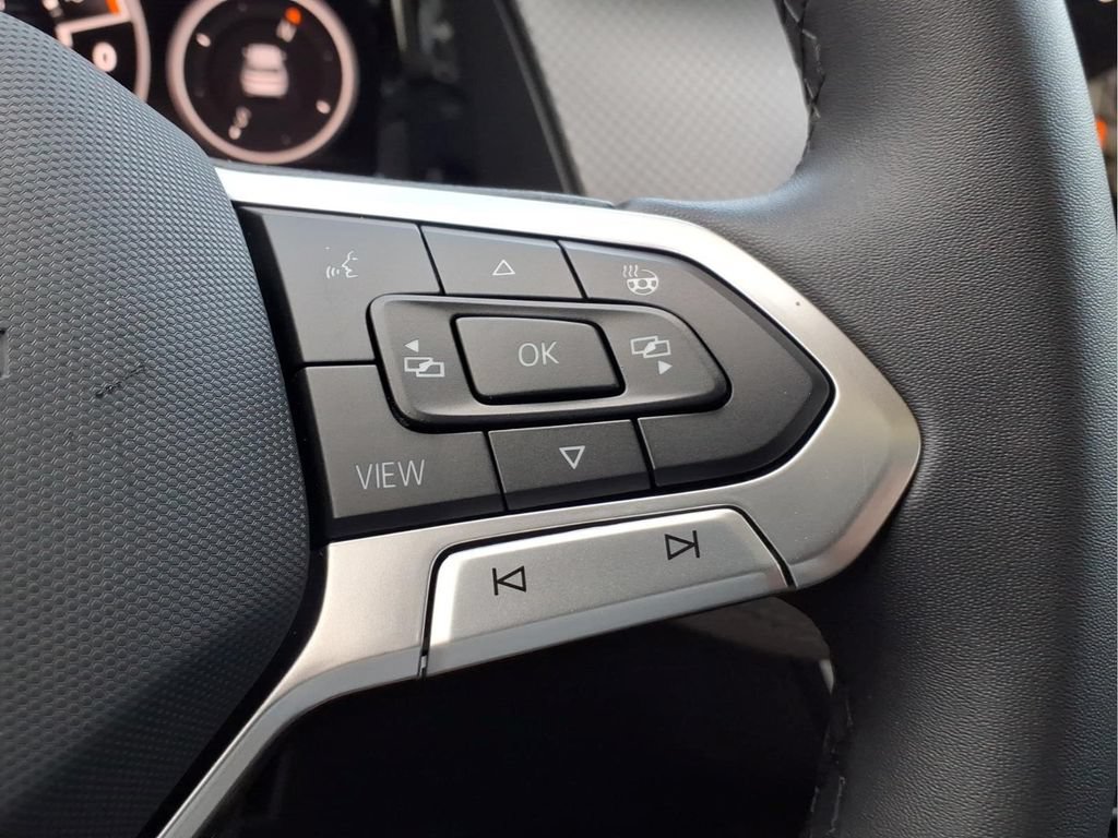 Used 2024 Volkswagen Atlas Peak Edition SEL AWD/4WD image 32