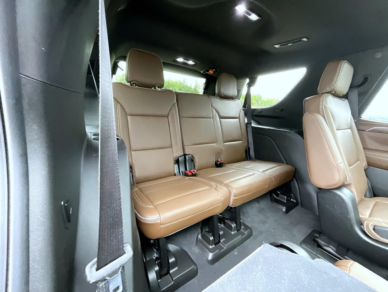 Used 2021 Chevrolet Tahoe High Country w/ Premium Package AWD/4WD image 21