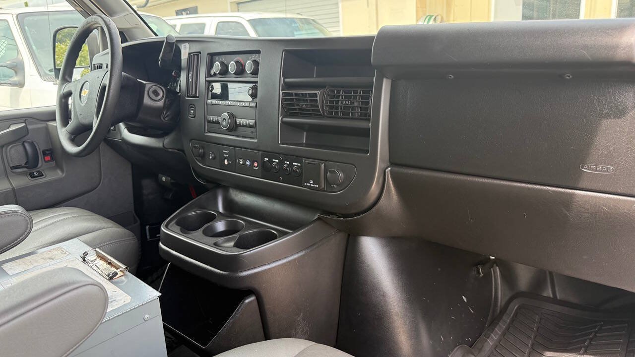 Used 2018 Chevrolet Express 2500 w/ Driver Convenience Package RWD image 42