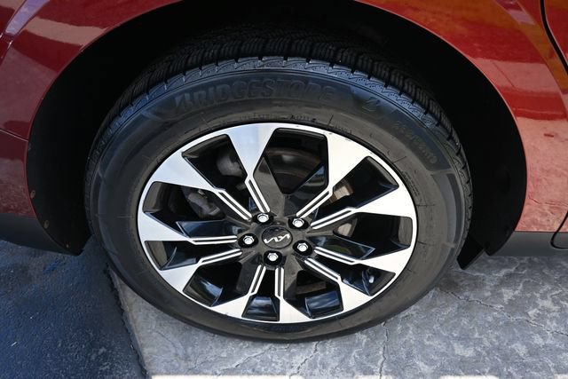 Used 2022 Kia Carnival EX FWD image 12