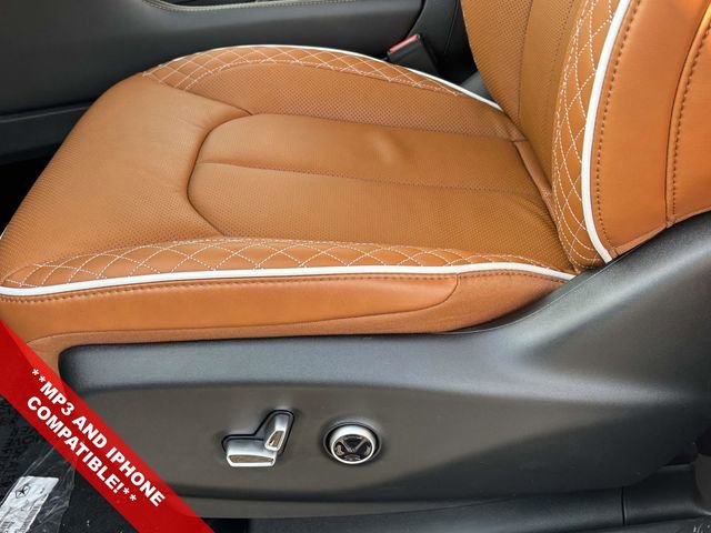 New 2026 Chrysler Pacifica Pinnacle w/ Trailer Tow Group image 17