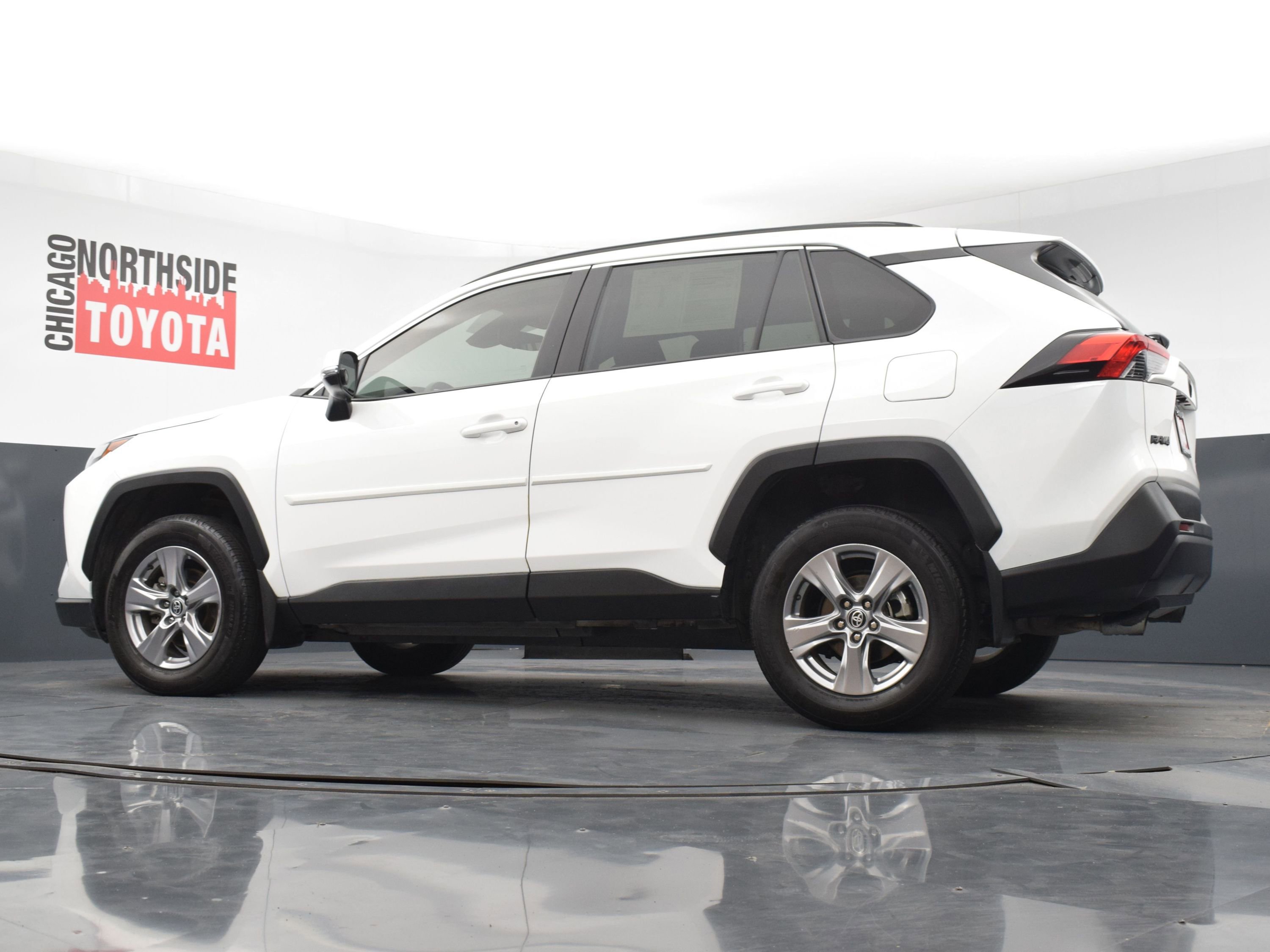 Used 2024 Toyota RAV4 XLE FWD image 26