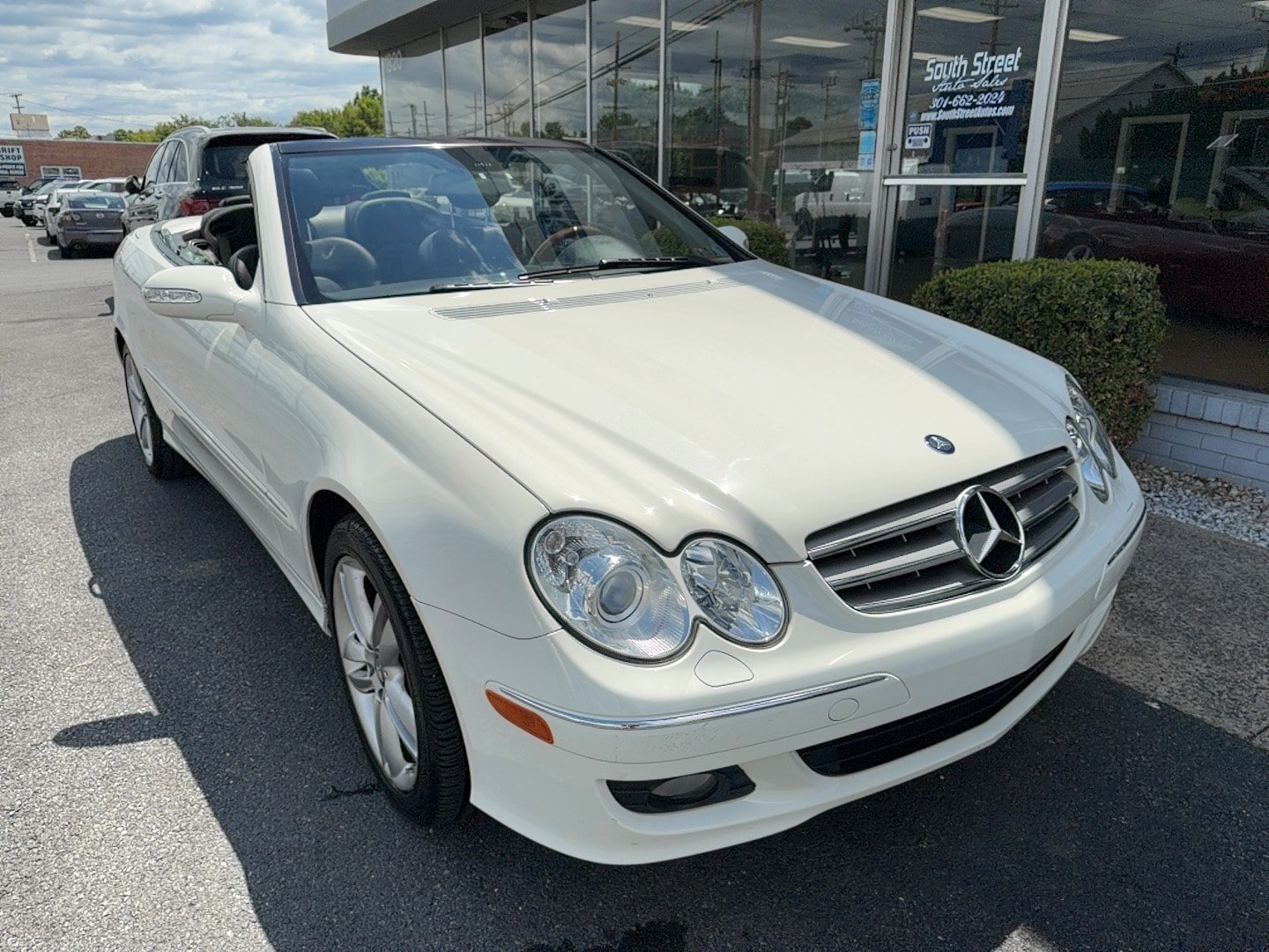 Used 2008 Mercedes-Benz CLK 350 Cabriolet image 2