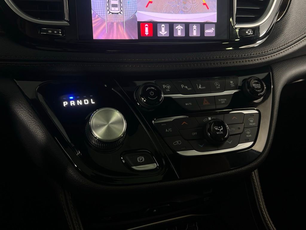 Used 2022 Chrysler Pacifica Pinnacle image 17