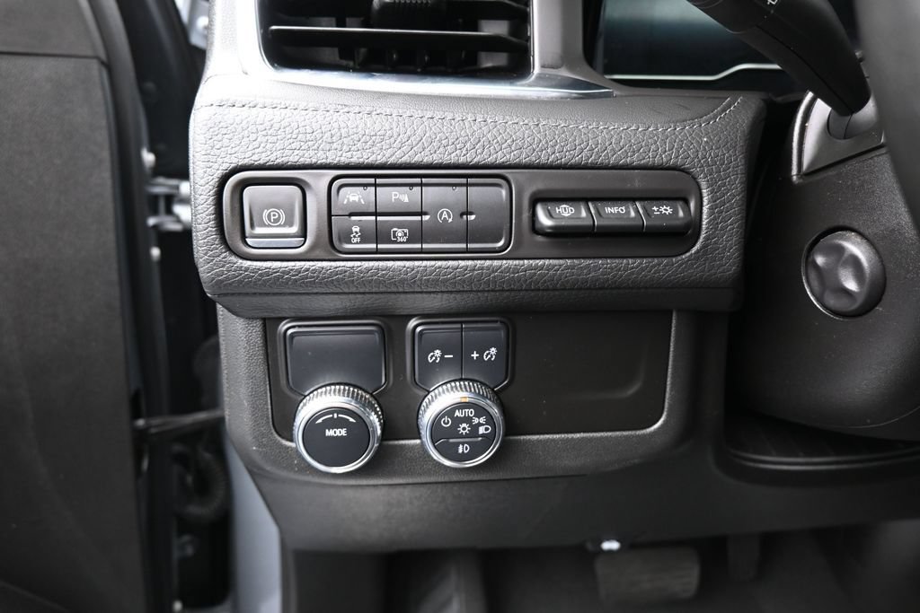 Used 2024 GMC Yukon XL Denali RWD image 13