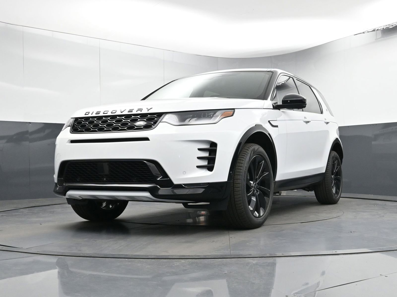 New 2025 Land Rover Discovery Sport Dynamic SE image 26