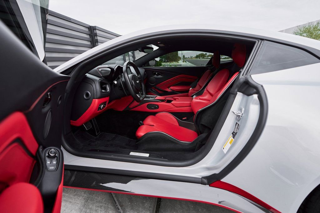 Used 2023 Aston Martin V12 Vantage image 34