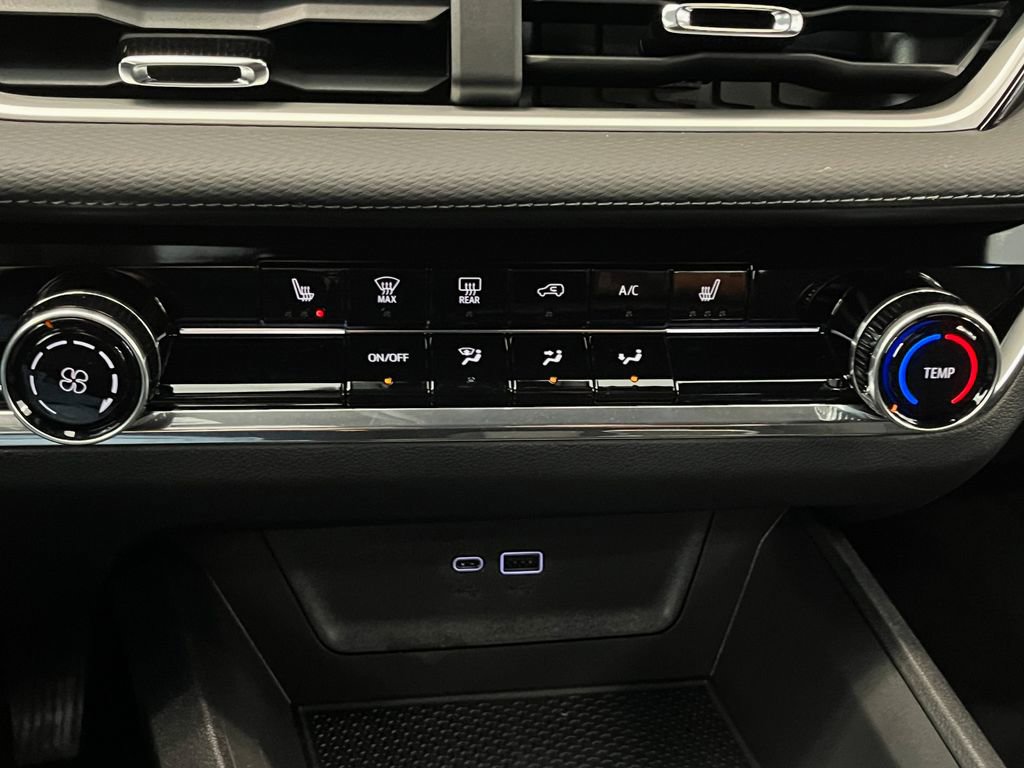 Certified 2025 Chevrolet Equinox LT w/ Safety and Technology Package image 26