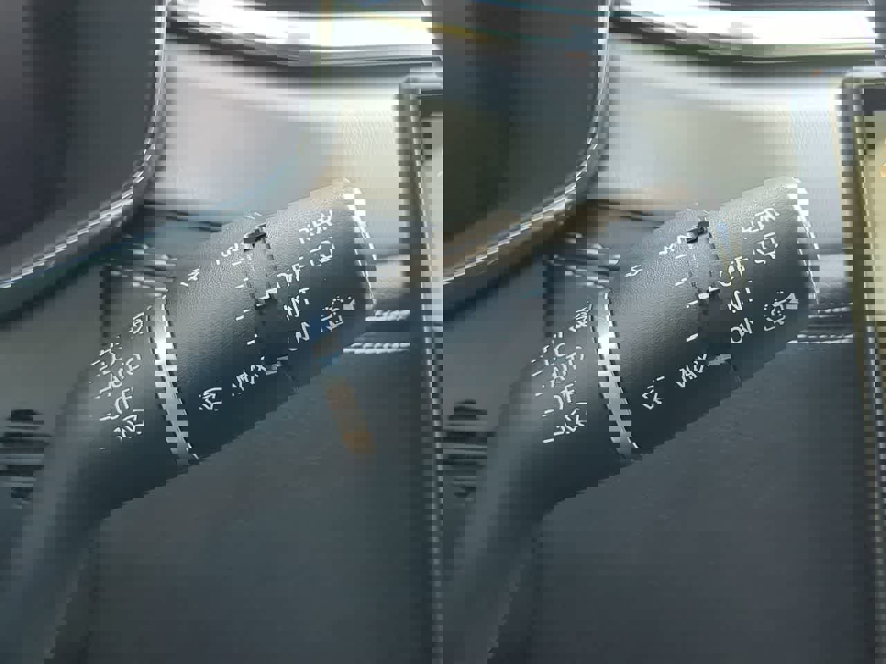 Used 2024 Jaguar F-PACE R-Dynamic S image 27