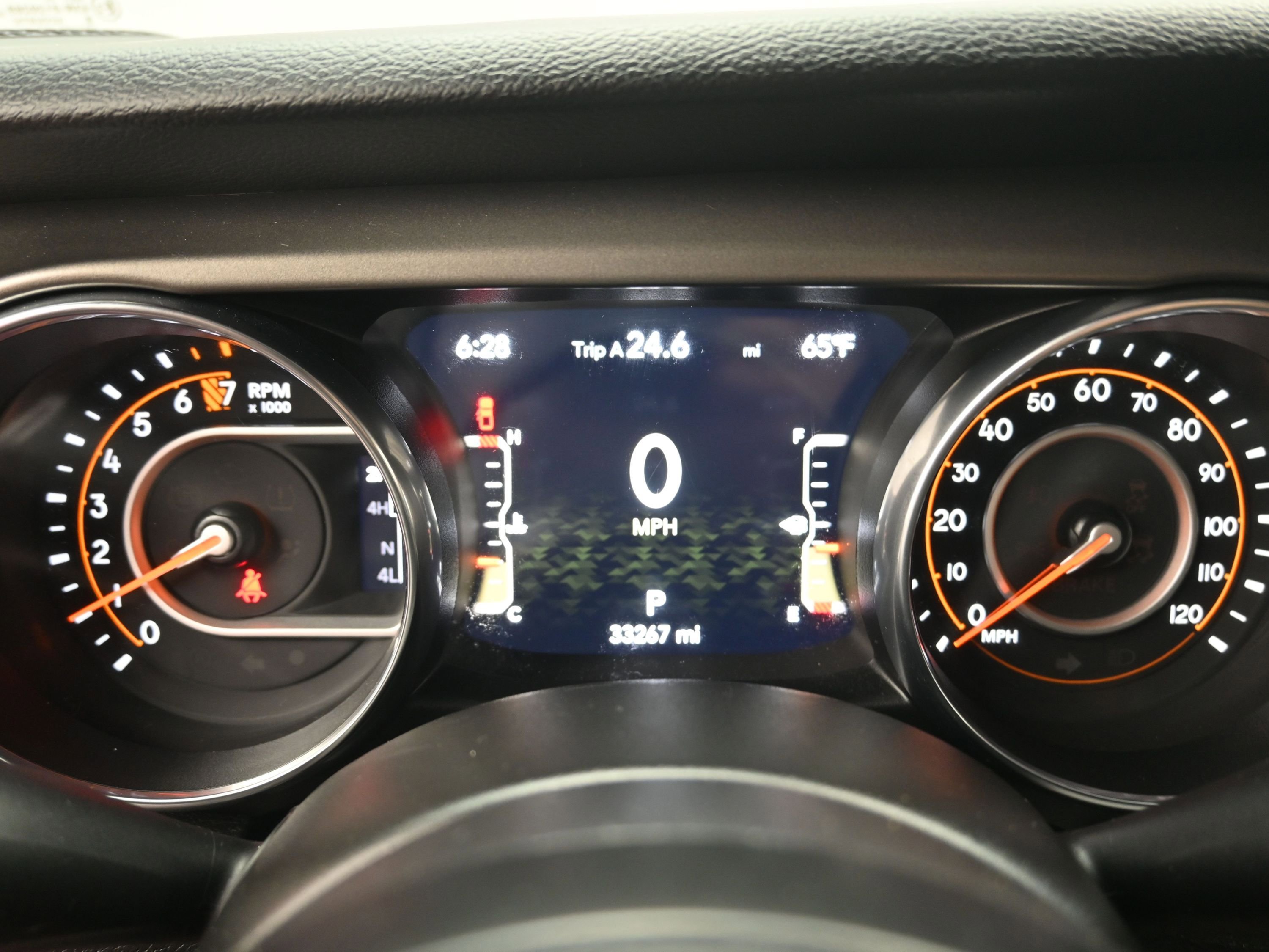 Used 2022 Jeep Gladiator Sport image 14