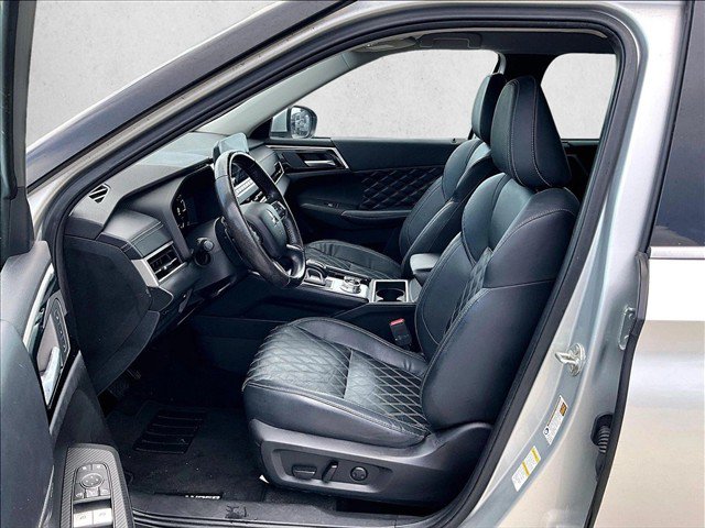 Used 2023 Mitsubishi Outlander SEL FWD image 28