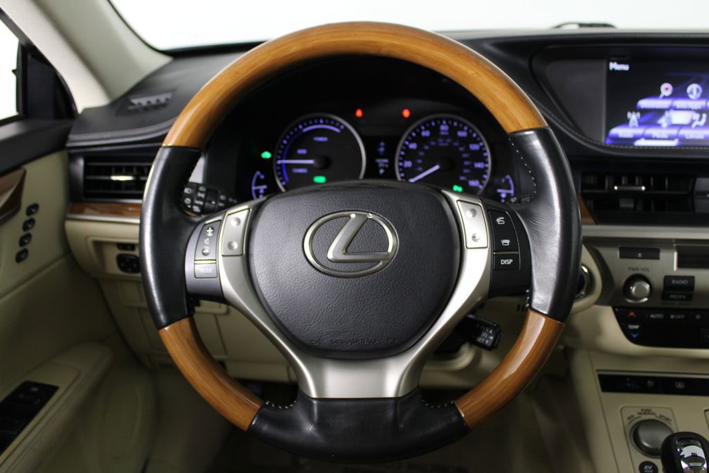 Used 2014 Lexus ES 300h w/ Luxury Package w/Bamboo Trim image 9