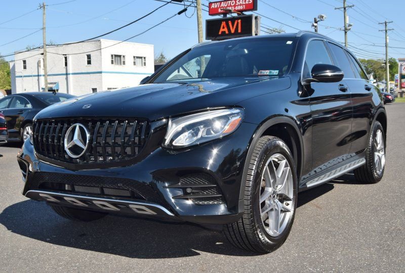 Used 2019 Mercedes-Benz GLC 300 4MATIC image 4