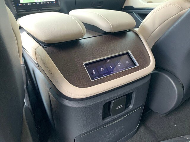New 2027 Lincoln Navigator L Premier AWD/4WD image 18