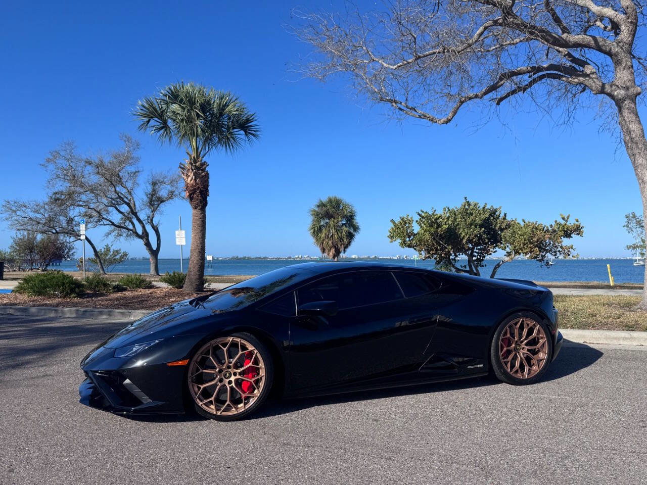 Used 2022 Lamborghini Huracan EVO image 13