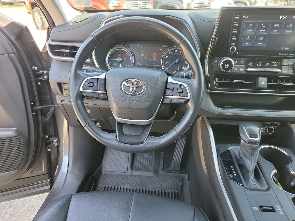 Used 2022 Toyota Highlander XLE image 22