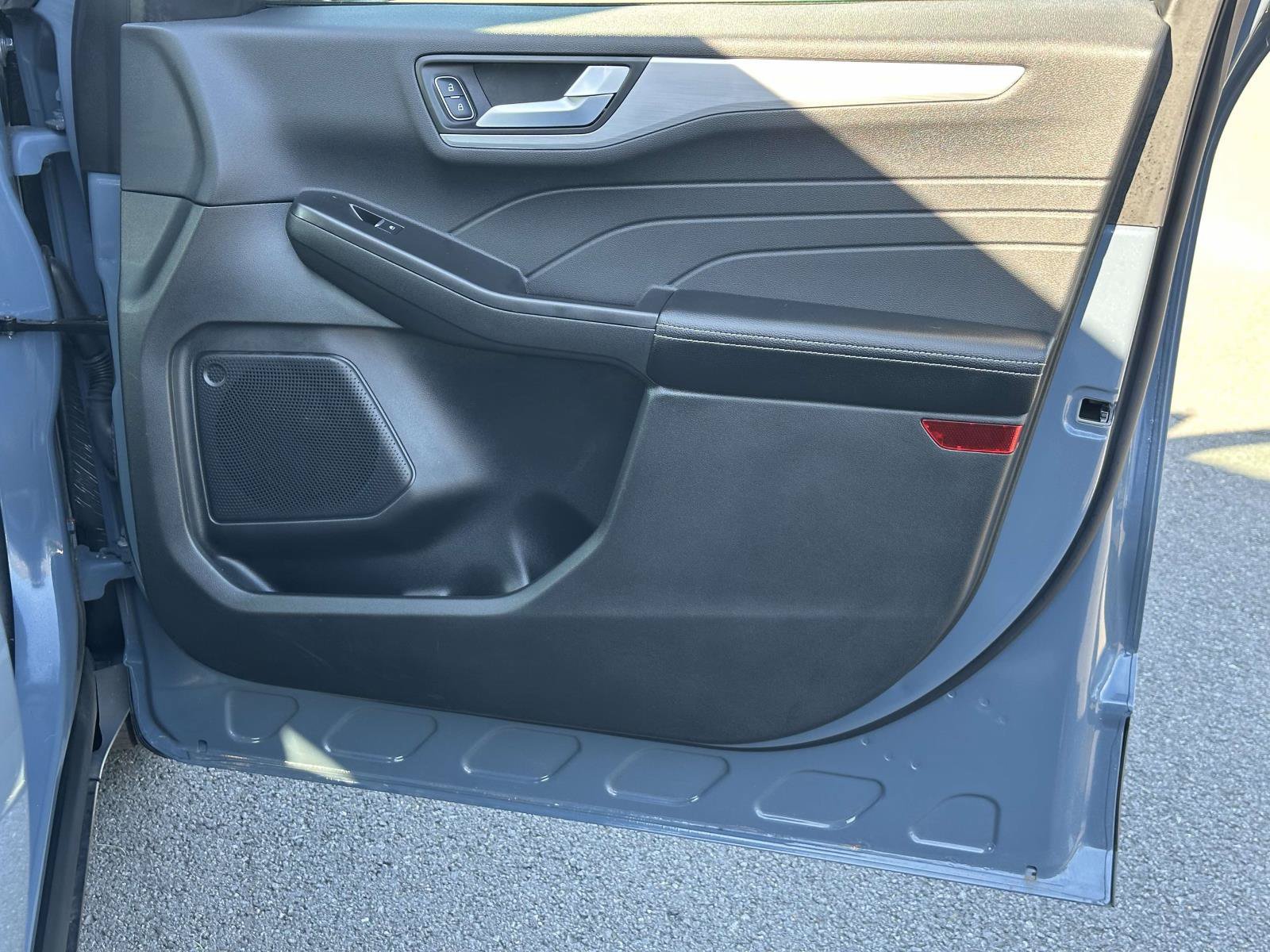 Used 2025 Ford Escape Platinum FWD image 30