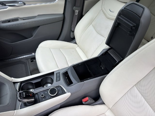 Used 2020 Cadillac XT5 Premium Luxury AWD/4WD image 23