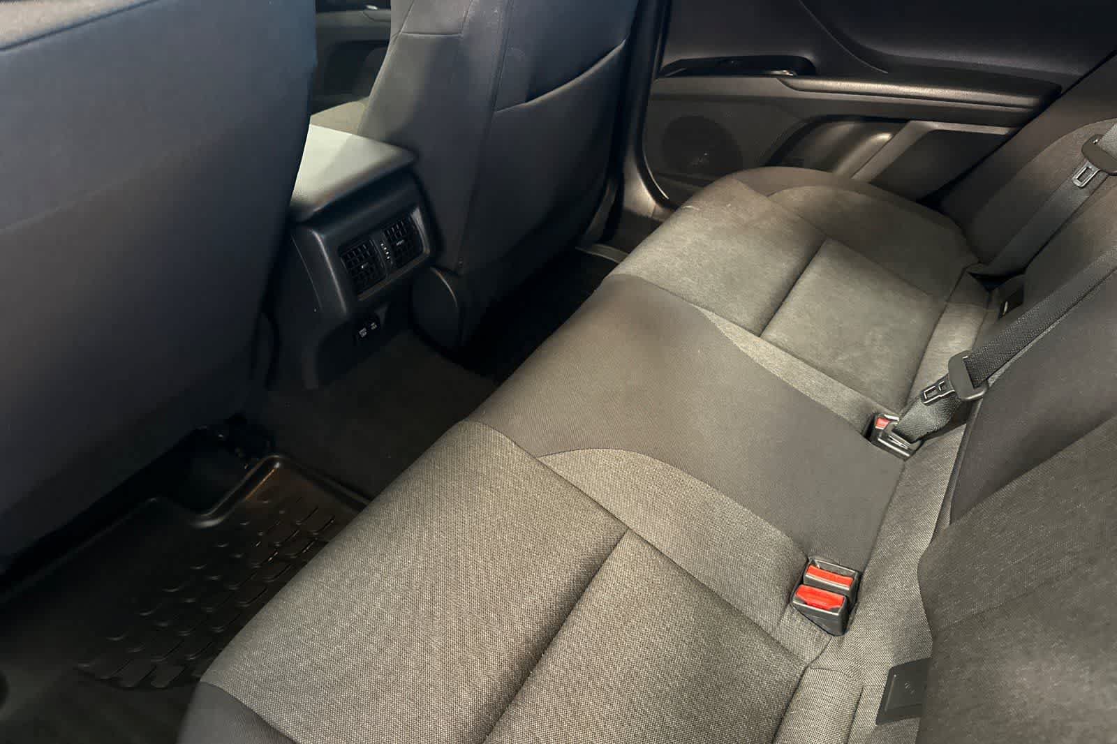 Used 2025 Toyota Camry LE FWD image 5
