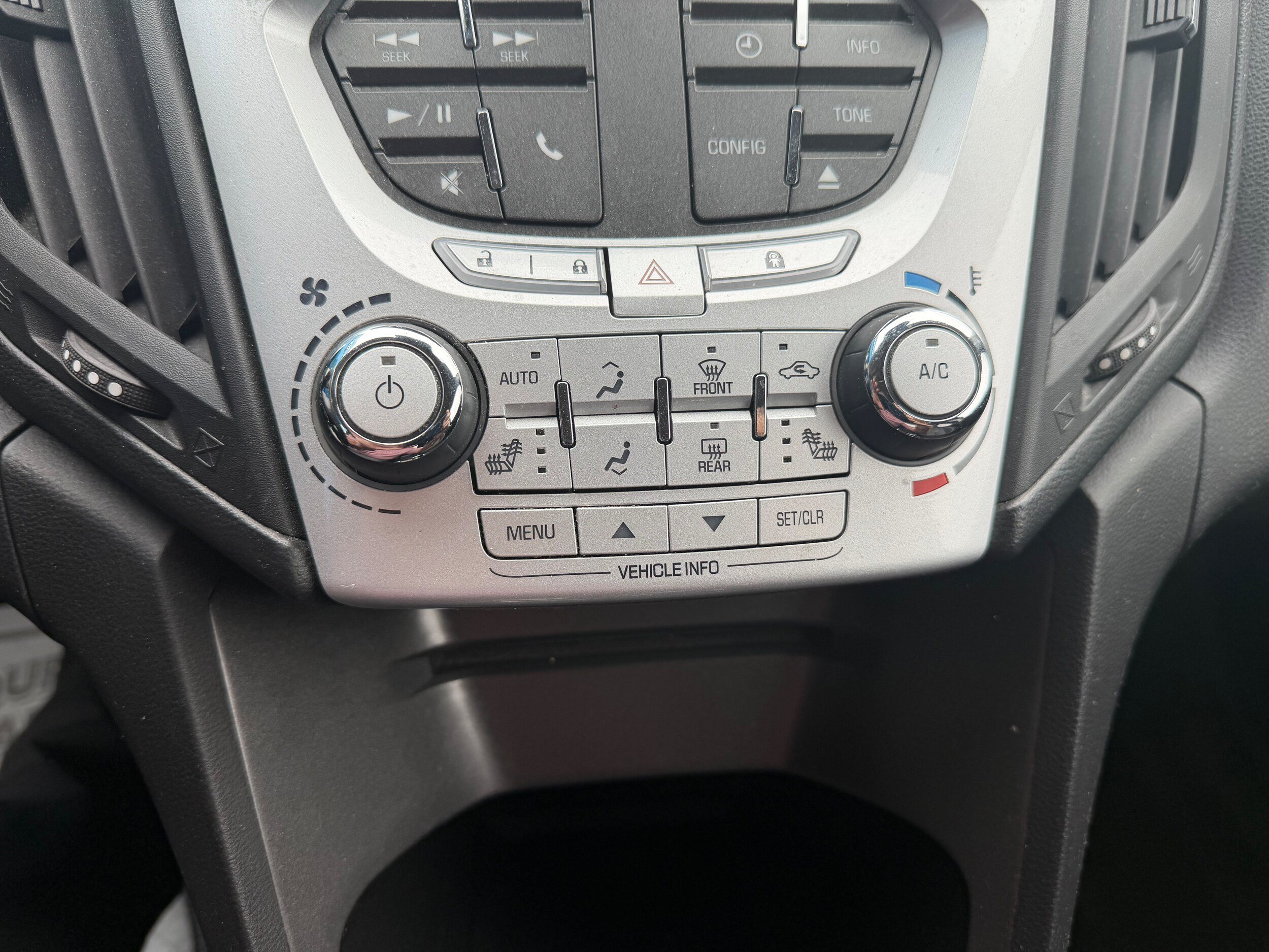 Used 2015 Chevrolet Equinox LTZ FWD image 16