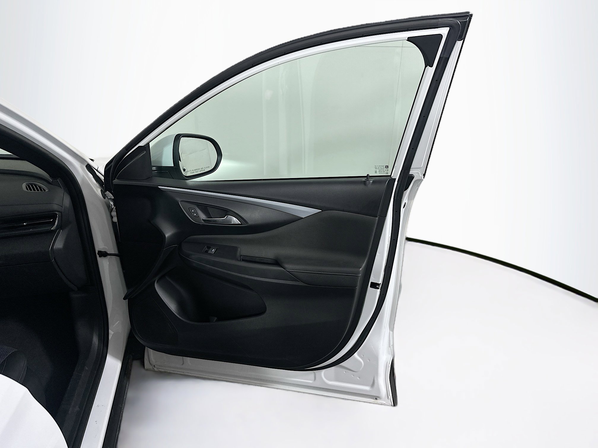 Used 2025 Buick Envista Preferred FWD image 31