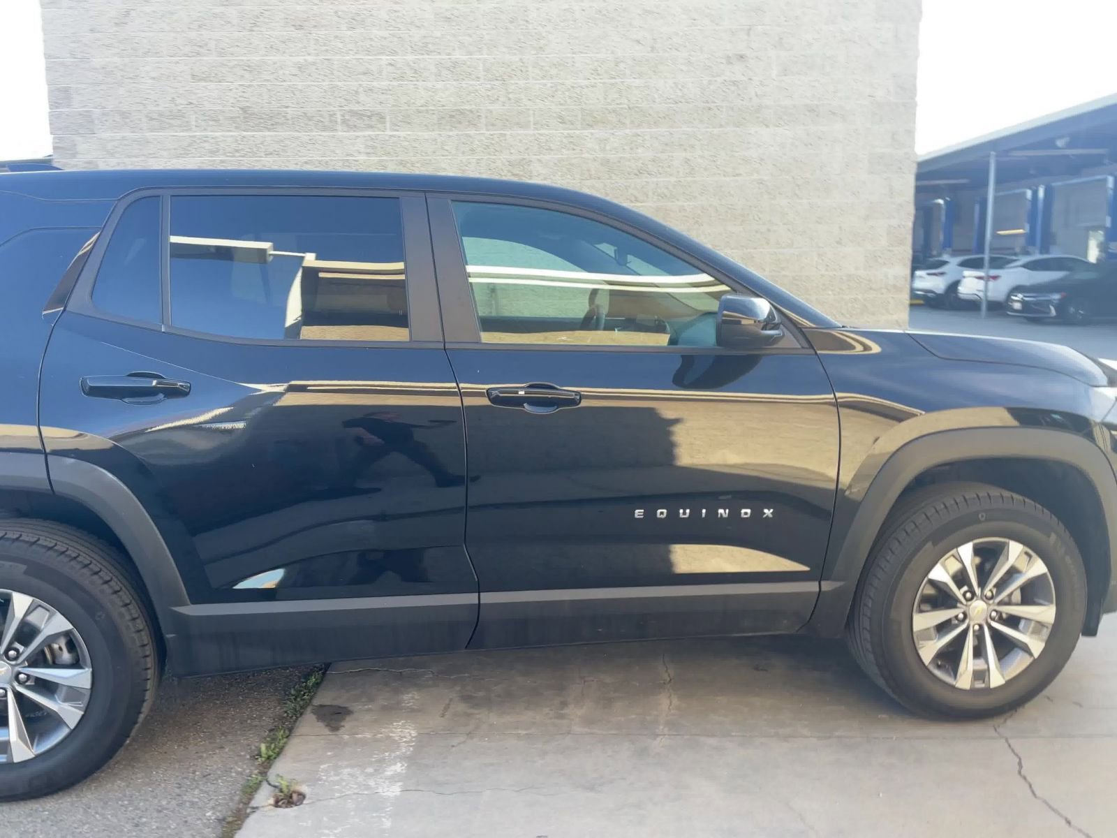 Used 2025 Chevrolet Equinox LT AWD/4WD image 15