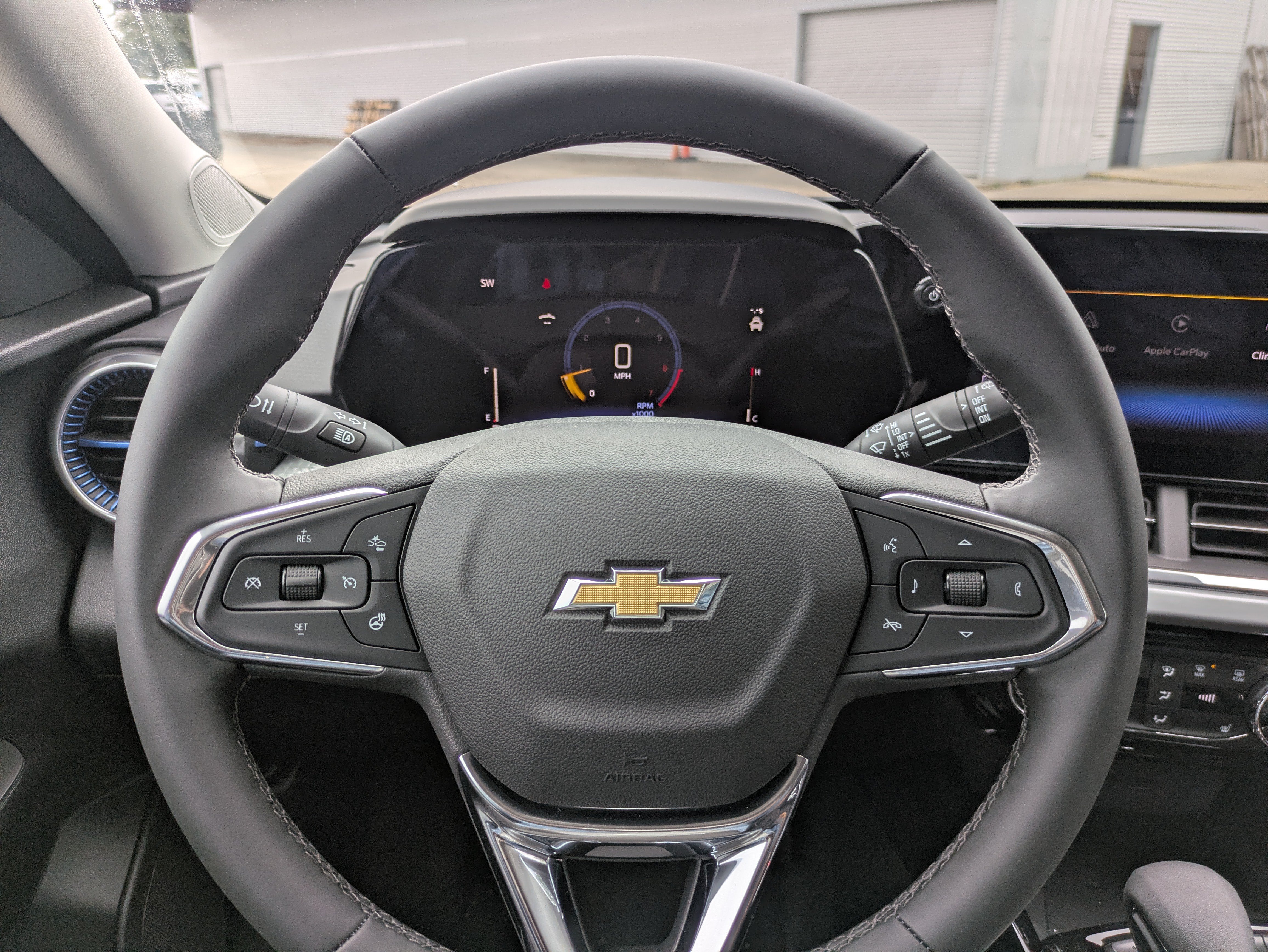 New 2026 Chevrolet Trax LT w/ Sunroof Package FWD image 20