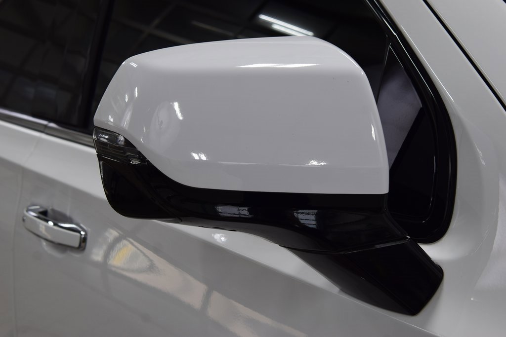 Used 2024 Chevrolet Suburban High Country image 17