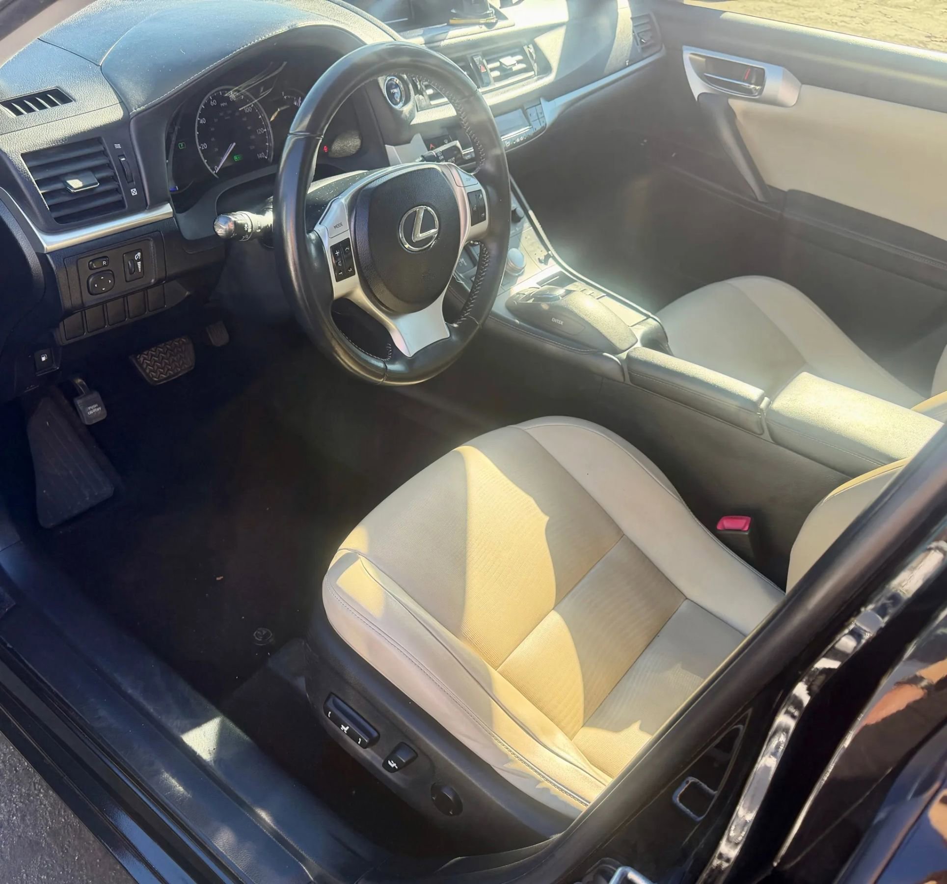 Used 2013 Lexus CT 200h image 12