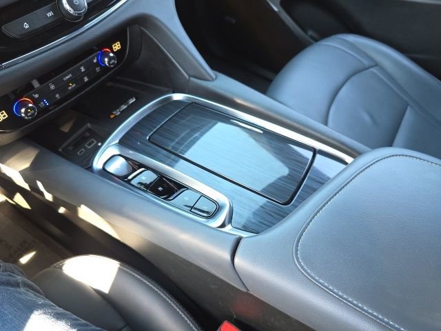 Used 2024 Buick Enclave Premium AWD/4WD image 34