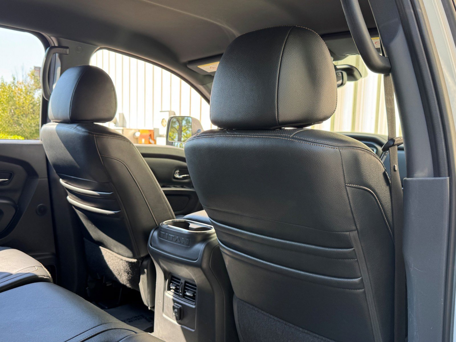 Used 2018 Nissan Titan SL w/ Midnight Edition AWD/4WD image 34