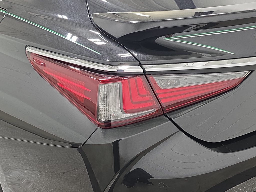 Used 2024 Lexus ES 350 Ultra Luxury w/ Accessory Package (Z2) FWD image 31