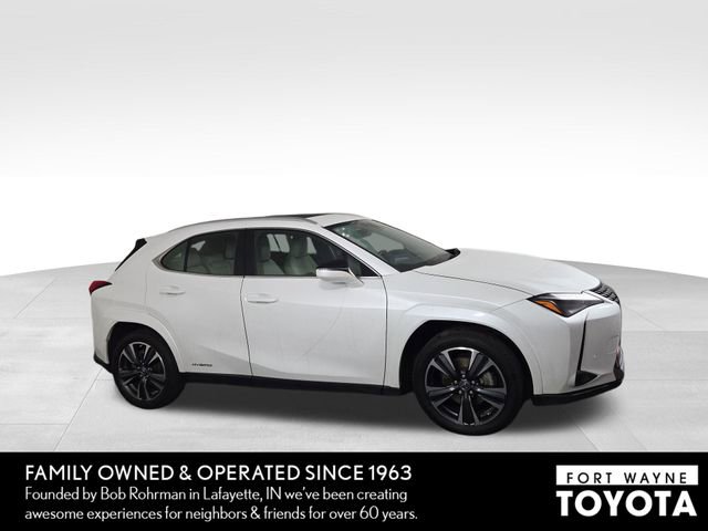 Used 2022 Lexus UX 250h w/ Premium Package image 5
