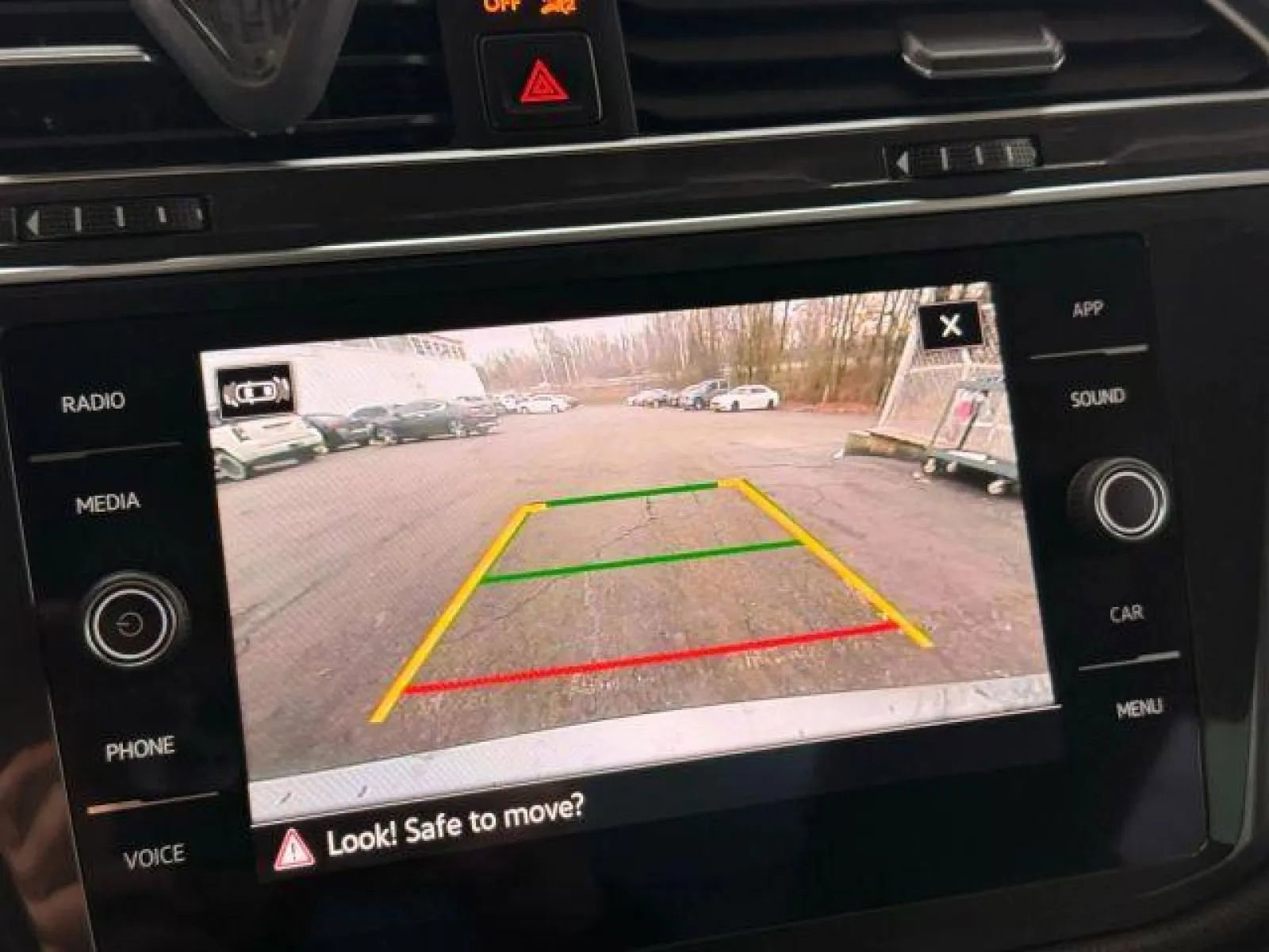 Used 2022 Volkswagen Tiguan SE w/ Panoramic Sunroof Package AWD/4WD image 36