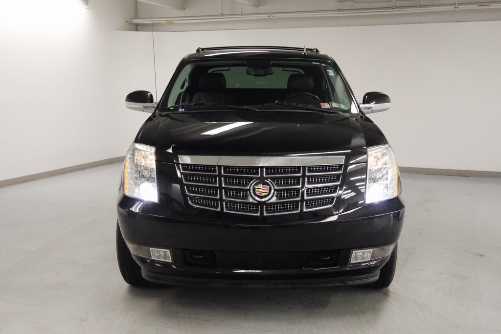 Used 2013 Cadillac Escalade EXT Luxury image 3