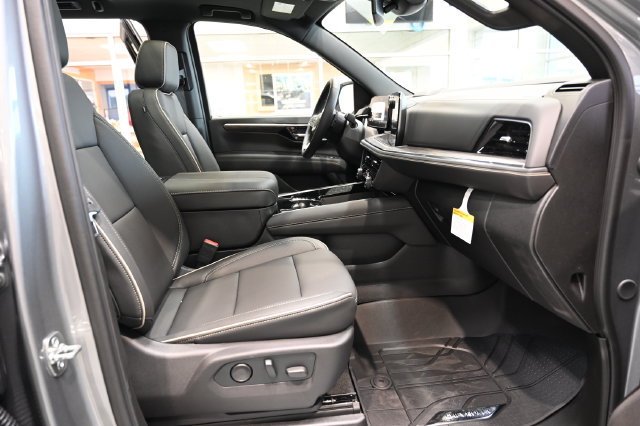 New 2026 Chevrolet Tahoe Premier w/ Sun And Tow Package AWD/4WD image 10