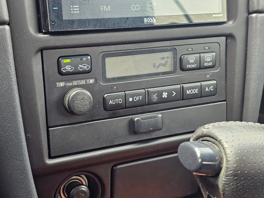 Used 2002 Toyota Solara SE FWD image 31