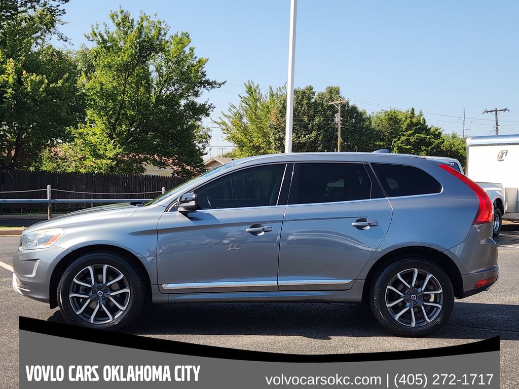 Used 2017 Volvo XC60 T6 Dynamic w/ Preferred Option Package AWD/4WD image 3